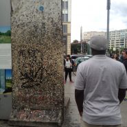 Dj Mizzy with parts of the Berlin wall